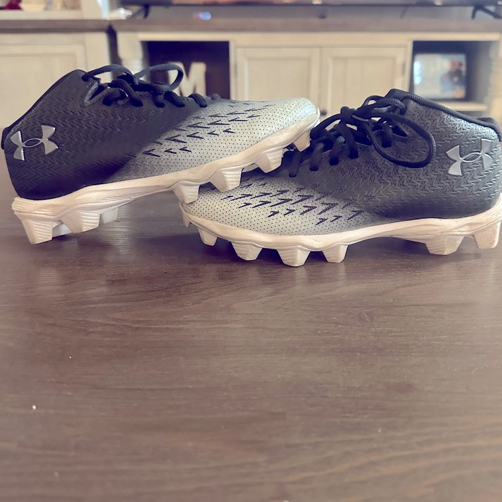 Under Armour Kids Black and Gray Sneakers
